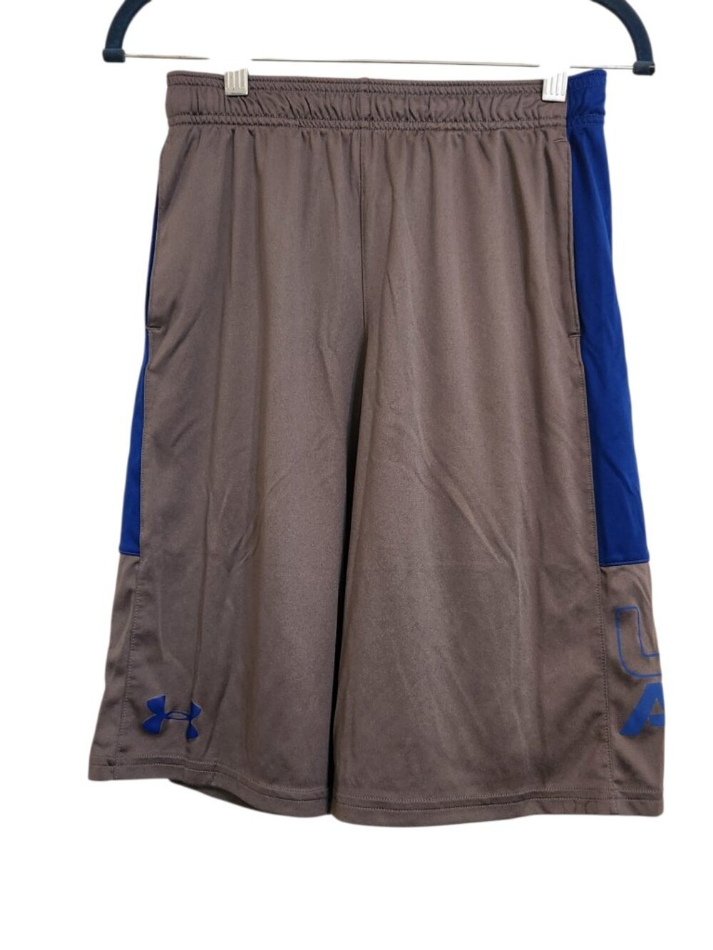 Under Armour Gray With Blue Sides Shorts Size Youth L